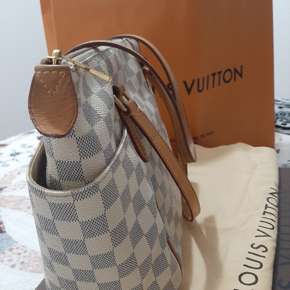 LV AZUR - Picture 2 of 16